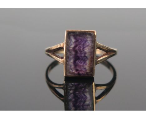 A 9ct Gold and Blue John Feldspar Ring, size N, hallmarked, 2.19g 