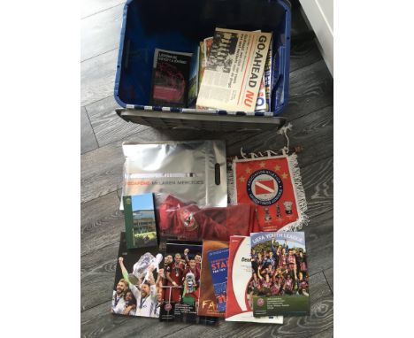 Sporting Memorabilia: Varied box to include Footballer Of The Year Menus, Australia Cricket Tour Brochures to England 1953 + 