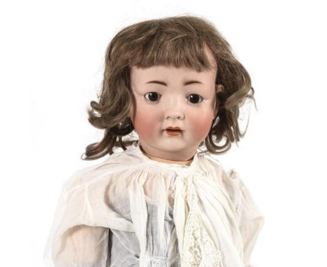 Große Charakterpuppe    König &amp; Wernicke.        Gemarkt "K &amp; W 13".        Um 1910.                    Biskuitporzel