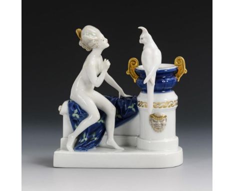 Venus mit Papagei    Rosenthal.        Marke Kunstabteilung Stammwerk Selb, um 1920.        Modell-Nr.: K 288.               