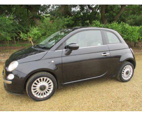 Make &amp; Model: Fiat 500 LoungeDate of Reg: HY60 NGFColour: Blackcc: 875MoT: 03-04-2022Fuel Type: PETROLMileage: 66kTransmi