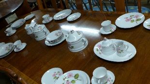 A Bavarian porcelain dinner service with floral spray decoration