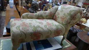 A cream painted small chaise longue upho
