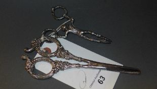 A pair of hallmarked silver handled grap