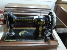 Vintage Singer Sewing Machine in Case