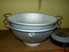 2 Aluminium Coulinders