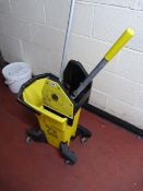 Kentucky Mop Bucket with Mop