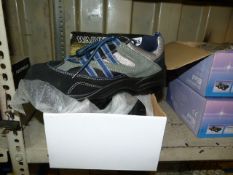 *Pair of Warrior Work Safety Trainers - Size 7