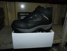 *Pair of Warrior Work Safety Boots - Size 7