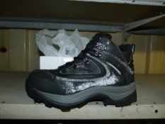 *Pair of Warrior Work Safety Boots - Size 7