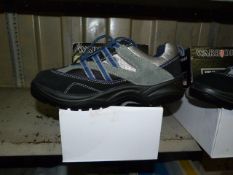 *Pair of Warrior Work Safety Trainers - Size 11