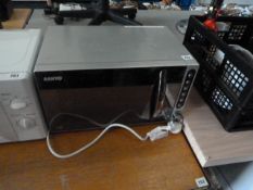 *Sanyo Microwave Oven