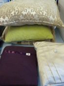 *Quantity of Curtains & Cushions