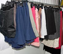 44 x Assorted Women's Skirts – Box311 – Sizes Range From Women's 8-18 - Ref: 0000 - Recent Chain