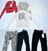 **MEGA LOT** Approx 70 x Items Of Girls Clothing – Size: 12/13 Yrs Old – Includes Jumpers, Coats &
