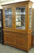 1 x Traditional Wooden Buffet-Hutch Glass Shelved Cabinet – Designed by Mark Webster – 2 Door & 3