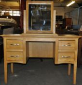 1 x Oak Wood Dressing Table with Swivel Mirror & 4 Drawers – Ex Display – Dimensions : 126x48x80cm –