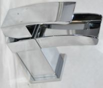 1 x Cloakroom Mono – Used Commercial Samples – Boxed in Good Condition – Fittings & Sprung Waste Not
