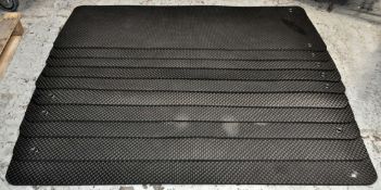 10 x “Jordan” Yoga Mats – Ref BEA63 – More Information To Follow – Taken From A Clean Salon