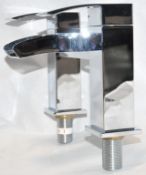 1 x Chrome Bath Filler – Fountain Type - Used Commercial Samples - Boxed in Good Condition  – No