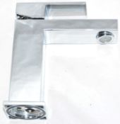 1 x Basin Mono – Used Commercial Samples – Boxed – Complete with Fittings – No Sprung Waste -