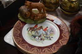 4 plates depicting huntsmen along with a china fox family