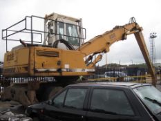 Liebherr 932 Scrap Handler