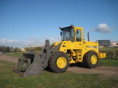 Volvo L90C Loading Shovel