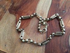 9kt gold unusual very heavy chain just shy of 8 and half ounces ideal investment.