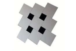 Brand New

We are pleased to bring you this exclusive luxurious mirror that is sure to bring style