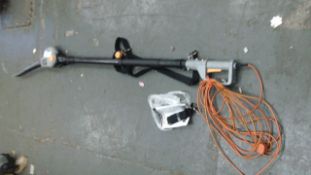 Titan Electric extendable pole hedge trimmer - tested power working