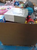 1 x Pallet full of BRAND NEW Supermarket/Highstreet stores OVERSTOCKS approx. 4 FOOT TALL. To