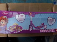 5 x Sofia the First 3 wheeled scooters, 3 wheels for unique stability. Anti-Slipping surface for