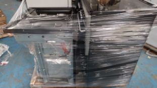 1 x HIGH VALUE SALAVE Pallet (S1) To contain 4 items. 1 x New world cooker, 1 x Stoves baby range