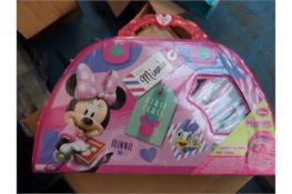 18 x Disney Minnie Mouse Carry along art case. New and Sealed (carry handles are damaged!!) Huge