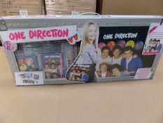12 x One Direction (1D) large tour case gift set. Each set includes: 1 x A6 Spiral notebook, 15cm