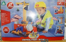 CHILDS TOY DEMOLITION SITE CRANE ETC BOX A BIT TATTY AS NEW EX DISPLAY RRP £39.99 NO VAT CAN POST