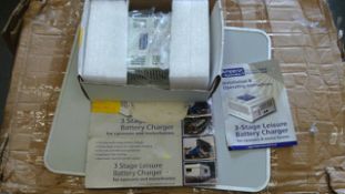 1pcs – Amperor 3 stage battery charger – for caravans / motorhomes / boats – looks brand new