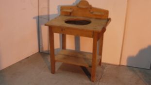 Antique wash stand (no Bowl)
