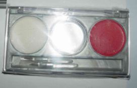 CIRCA 60 LIP GLOSS TRAYS WITH 2 LIP COLOURS BERRY TINT CLEAR GLOSS AND 1   MOISTURISING LIP BALM