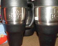 6 X BIG BOY MUGS, KEEPS DRINKS HOT OR COLD WITH SECURE LID FOR ON THE GO RRP CIRCA £14.99 EACH NO