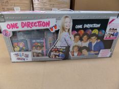 12 x One Direction (1D) large tour case gift set. Each set includes: 1 x A6 Spiral notebook, 15cm