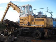 Liebherr 932 Scrap Handler