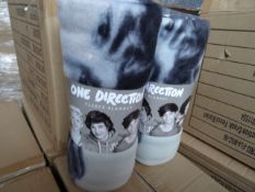 1 x Large Pallet of BRAND NEW STOCK to contain 72 x One Direction Sleeved Fleece. 'Relax in comfort'