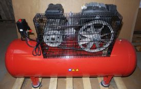 mk102-100 2hp 100l compressor 
    9cfm air displacement
    Cast iron twin cylinder compressor pump