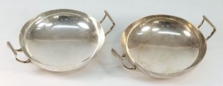A pair of Edward VII silver two-handled