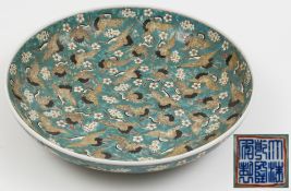 A Chinese 'Hundred Cranes' charger: deco