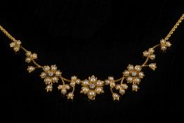 A late 19th century gold, split seed-pea