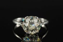 A diamond single-stone ring:, the round