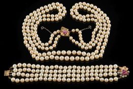 A graduated cultured pearl two-string ne